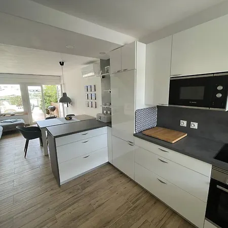 Apartment Renovee A 50 M De La Avec Clim Et Wifi - Fr-1-723-162 Agde