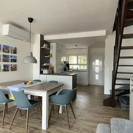 Renovee A 50 M De La Avec Clim Et Wifi - Fr-1-723-162 * Agde