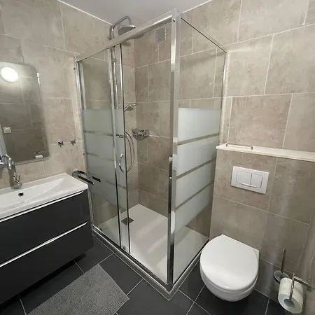Renovee A 50 M De La Avec Clim Et Wifi - Fr-1-723-162 * Agde